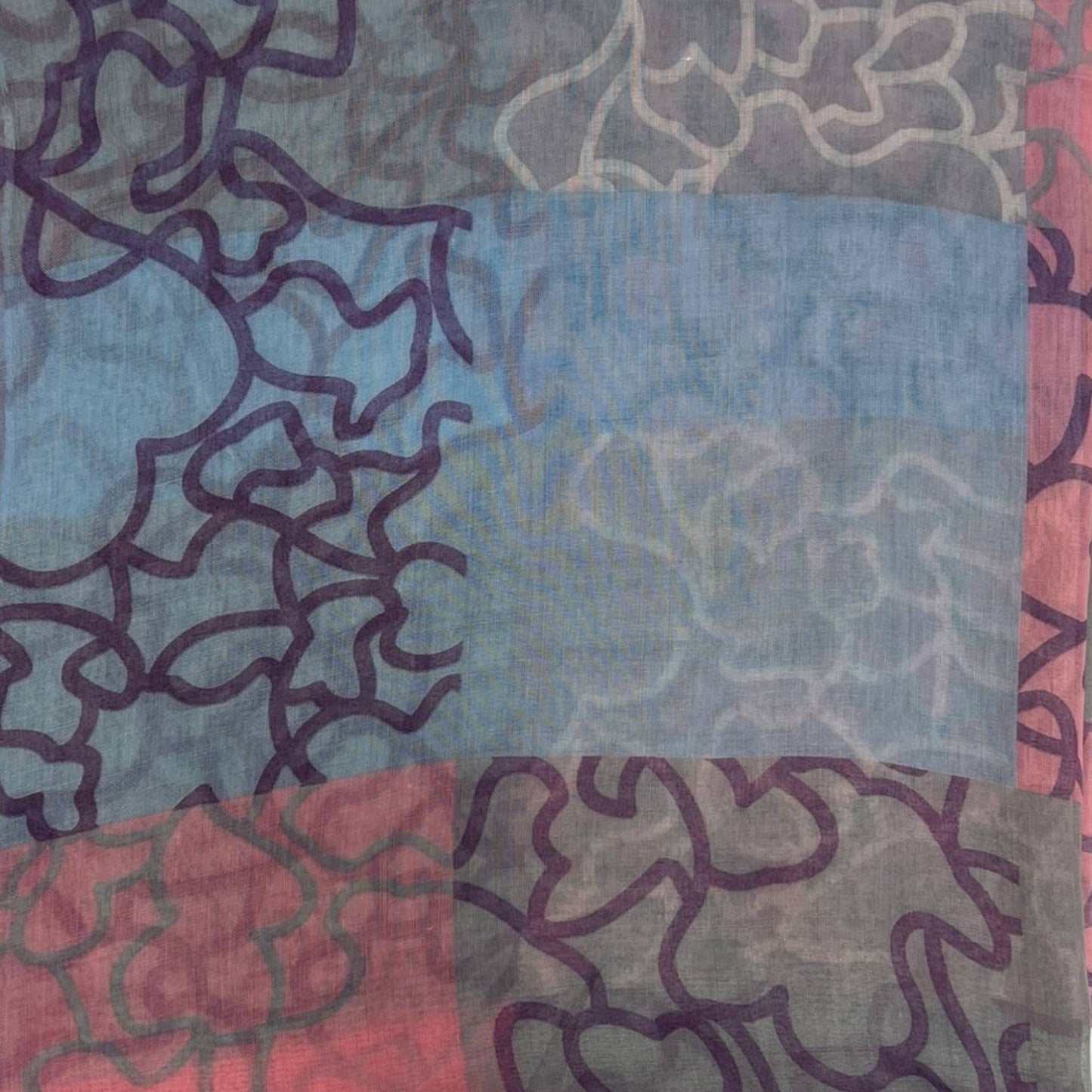 Random sequence of line on scarf
